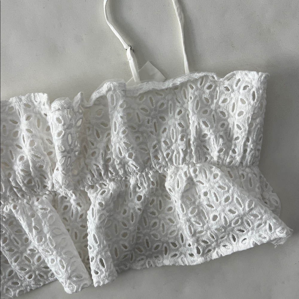 HELLO MOLLY LA On My Mind Crop White Eyelet Tank Top 4 / S - Picture 6 of 8